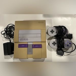 Original 1991 Super Nintendo Bundle Console/Power Cable/Controllers FLAWED